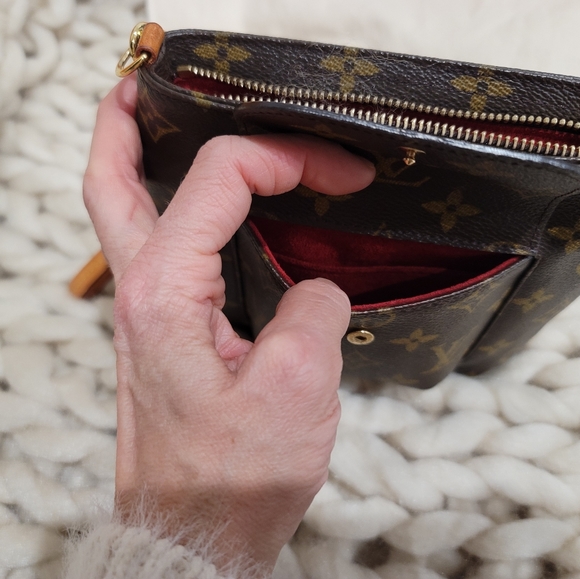 Louis Vuitton Partition Wristlet - Picture 9 of 10